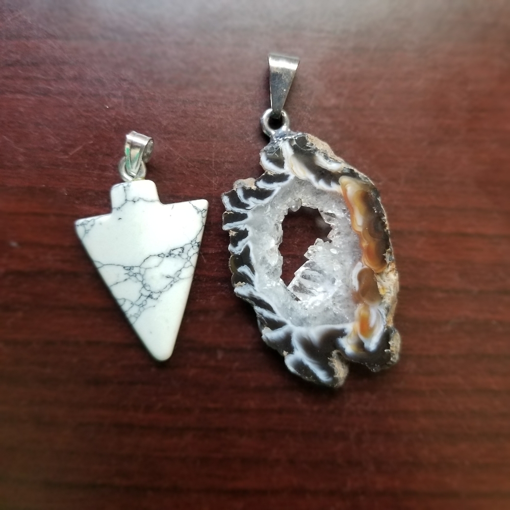 Elegant Silver and Brown Geode Pendant Set
